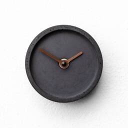 Concrete Table Clock 4 - thumbnail 3