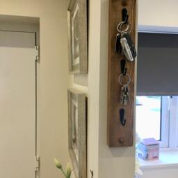 Handmade Oak Waxed Key Rail Slim Vertical Design With Hooks - thumbnail 2