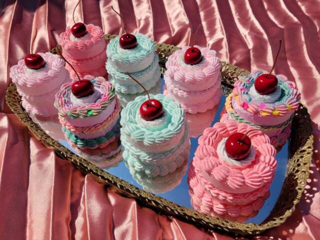 Fake Cake - Mini Screw Top Jar - image 1