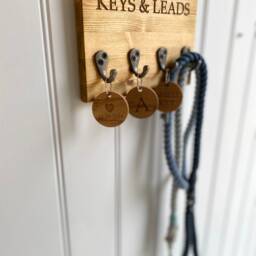Keys & Leads Engraved Key Rack - Handmade Organiser Bespoke Wooden & Lead Holder Pine With Metal Hooks - thumbnail 4