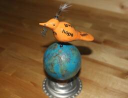 Bird Sculpture/Bird Of Hope - thumbnail 1