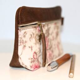Pencil Case Cosmetic Bag Leather & Roses Vintage - thumbnail 2