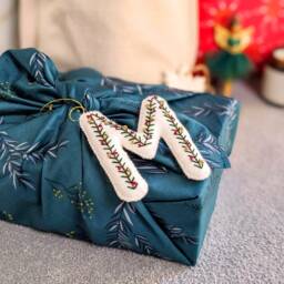 Personalized Christmas Felt Letter Ornament Handmade Monogram Decor - thumbnail 3