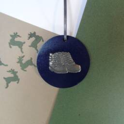 Walking Boot Christmas Tree Decoration - Rambler Ornament Hiking Unique Decor Buddy - thumbnail 2
