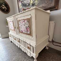Vintage French Cottage Chic Sideboard/Buffet Hand Painted Floral Cabinet - Romantic Cream - thumbnail 3
