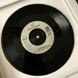 Bryan Adams - Everything I Do Do It For You Framed 7 Inch Vinyl Record Music Wall Art Gift - thumbnail 3
