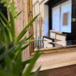 Handcrafted Mirror Michelangelo White Base With Gold Wash Contemporary Design - thumbnail 3