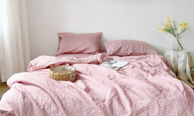 Set Of 4 Stone Washed 100% Linen Bedding, Red & White Stripe - image 1