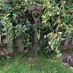 Rusty Metal Robin Garden Fork Ornament, Outdoor Art - thumbnail 2