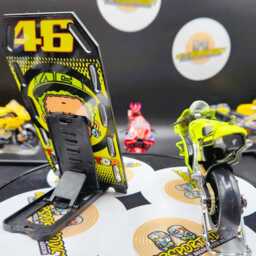 Legend Handmade Moto-Gp Rider Figure With Bike - Artwork Biker Gift Xmas Christmas - thumbnail 3