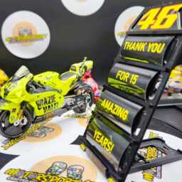 Legend Handmade Moto-Gp Rider Figure With Bike - Artwork Biker Gift Xmas Christmas - thumbnail 2