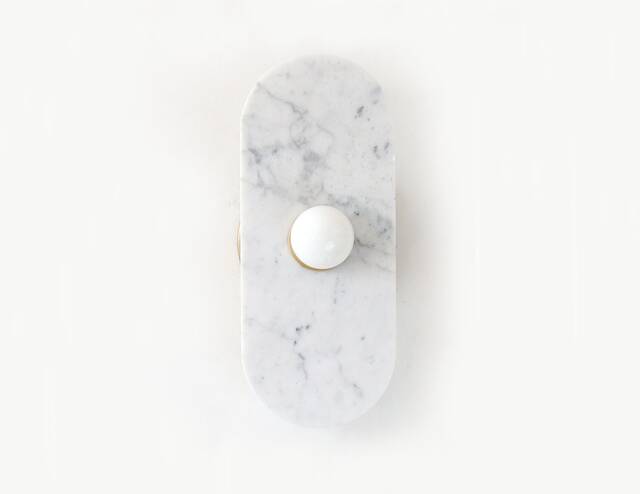 Mid Century Cararra Marble & Brass Sconce Light Vanity Fixture Bathroom Dining Room Lighting - image 1