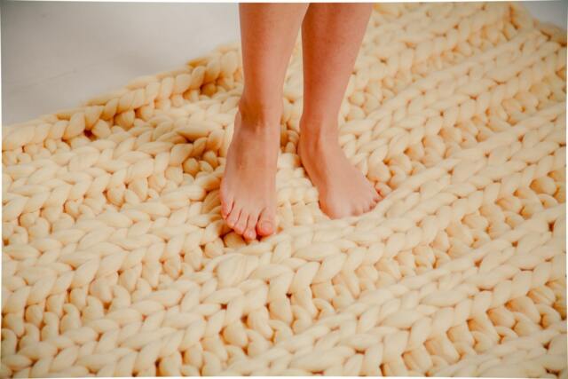 Hand Knitted Merino Wool Chunky Blanket Double-Sided Throw - image 1