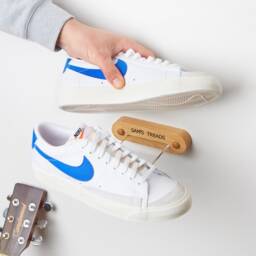 Personalised Floating Trainer Shelf - Sneaker Display Teen Birthday Gift Shoe Storage