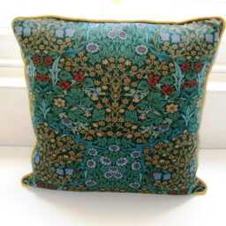 William Morris Blackthorn Minor, Green, Blue & Red 70S, Cotton Cushion Cover, Throw Pillow Home Decor - thumbnail 4