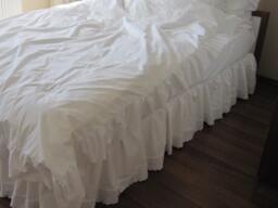 Cotton Ivory Cream Or White Queen King Bedskirt - Eyelet Edge Bed Skirt Dust Ruffle Scalloped Shabby Chic Bedding