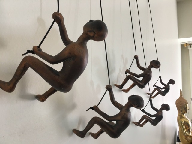 10 Piece Climbing Sculpture Wall Art Gift For Home Decor Interior Design Rock Climber Man Contemporary Artwork Resin Bronze Antique - image 1