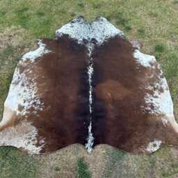 Cowhide Rug-Genuine Brown & White Rug-Exclusive Spotted Cow Skin Rug-Large Rug-Brazilian Area Rug-Tricolor - thumbnail 3