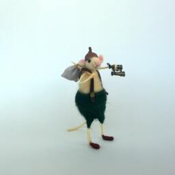 Felt Mouse Traveler With Binocular Woolen Figurine Waldorf Doll Funny Mice Needle Felted Animal Bag Dollhouse Handmade Amusing Gift - thumbnail 2