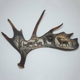 Real Moose Antler Carving Shows Roaring Deers - thumbnail 4