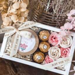 Happy Mothers Day Gift Ser With Personalised Candle, Chocolates & Soap Flowers - thumbnail 2