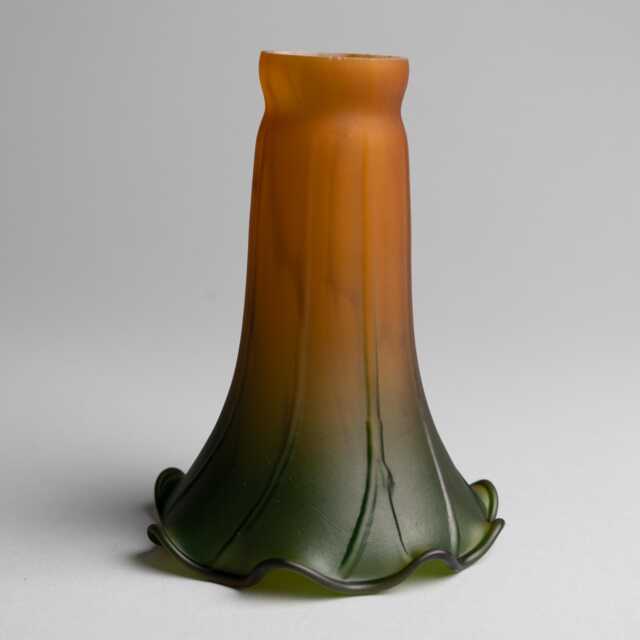 Lily Lamp Shade Amber, Green Art Glass Lilly Table Lamp Replacement Large - image 1