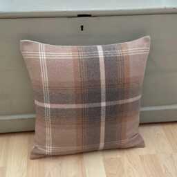 Handmade Tartan Balmoral Plaid Cushion Cover Antique Gold & Beige Wool Effect - thumbnail 2