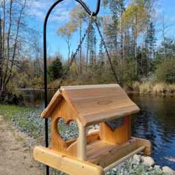 Large Hanging Heart Fly Through Platform Bird Or Squirrel Feeder Cedar Wood - thumbnail 4