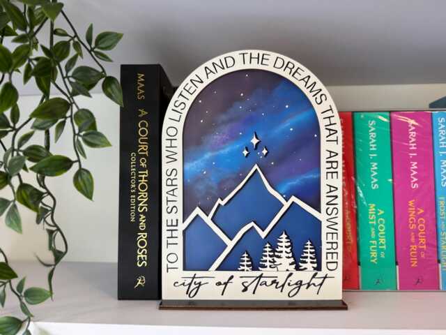 Acotar Wooden Bookcase Sign Wall Art Merch - Velaris Night Court Decor To The Stars Who Listen Bookish Shelf Gift Fantasy Readers Booktok