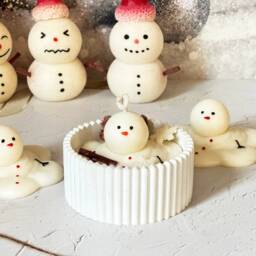 Melting Snowman Soy Candle Christmas Home Decor, Fraser Fir Scent, Gift - thumbnail 4