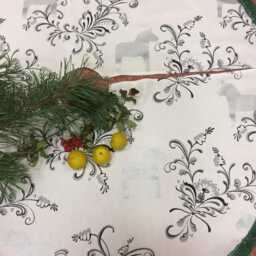 Handmade Linen Christmas Tree Skirt Rustic Burlap Decor - 39 Inches - thumbnail 3