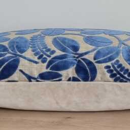 Designers Guild Calaggio Cerulean & Omega Velvet Cushion Cover 35x55 cm - thumbnail 2