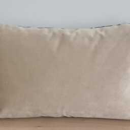 Designers Guild Calaggio Cerulean & Omega Velvet Cushion Cover 35x55 cm - thumbnail 3