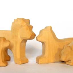 Lion Family, Wooden Lion, Lioness & Two Cubs, Waldorf Toys - thumbnail 2