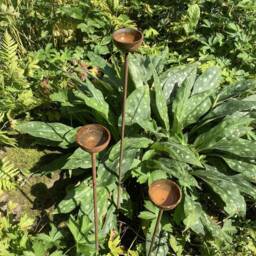 Set Of 3 Rusty Metal Mini Rockery Rain Catcher Stakes - thumbnail 2