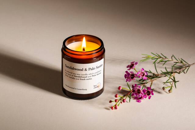 Sandalwood & Palo Santo Scented Candle - Gift Idea - image 1
