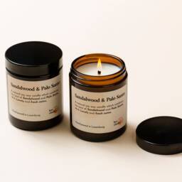 Sandalwood & Palo Santo Scented Candle - Gift Idea - thumbnail 3
