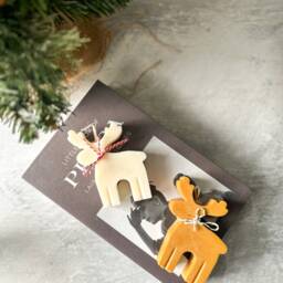 Reindeer Soy Wax Candle - Christmas Holiday Decor - thumbnail 2