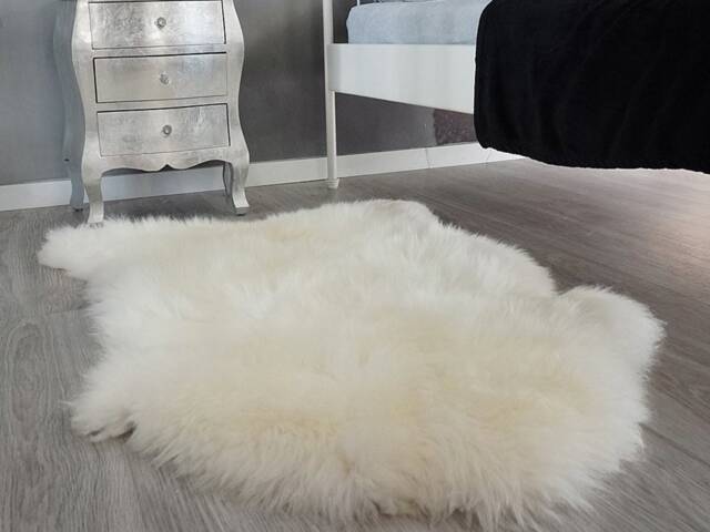 Original Giant White Genuine Natural Sheepskin Rugs Exclusive Rug Throw Carpet Shag - image 1