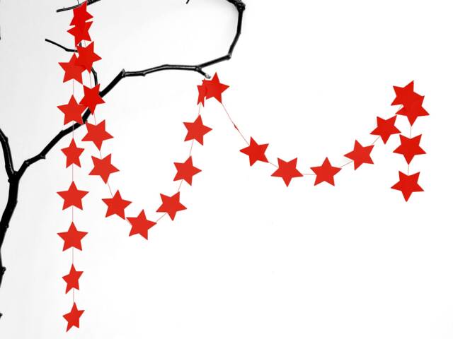 star Paper Garland in Red Christmas Decoration By Renna Deluxe - image 1