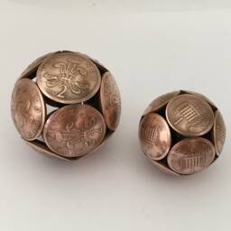 British Bronze 1P Or 2P Coin Ball - thumbnail 2
