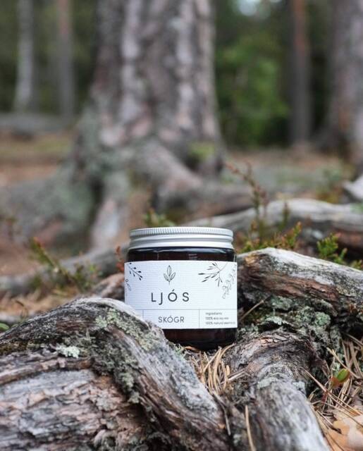 Sk??gr - Natural & Sustainable Soy Wax Candle Scented With Essential Oils Handmade Love in Oslo, Duft Av Juletre H??ndlaget Duftlys - image 1