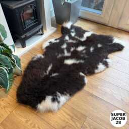 100% British Supersize Jacob Undyed Rare Breed Sheepskin Rug - Super 28 - thumbnail 2