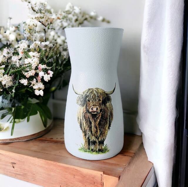 Highland Cow Flower Vase, Gifts, Home Decor, Decorations, Themed Gifts - image 1