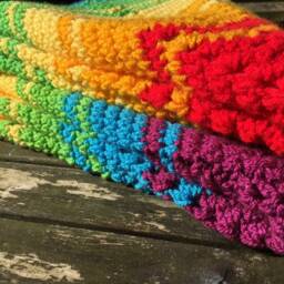 Rainbow Round Ripple Crochet Baby Blanket - thumbnail 4