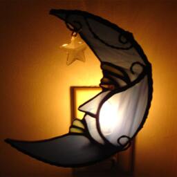Cresent Moon Night Light - thumbnail 3