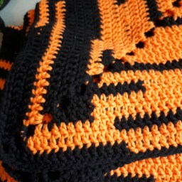 Crocheted Hooded Tiger Baby Blanket - thumbnail 2