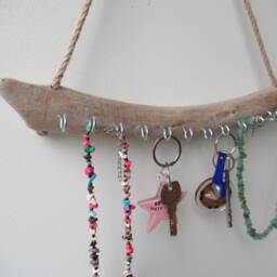 13 Hooks Driftwood Jewelry Display 15 - thumbnail 2