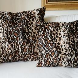 Leopard Throw Pillow, Leopard Velvet Pillow Cover, Cushion, Handmade Case, Made in France - thumbnail 3