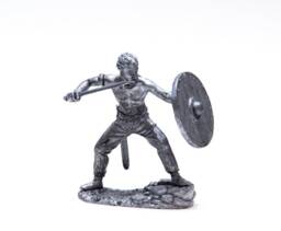 Tin 54mm Celt With Sword & Shield 1/32 Figurine - thumbnail 1